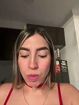 Snapshot of Issabela_G1 chatting on 12/22/24, 06:06 Issabela G1 online show from 12/22/24, 06:06