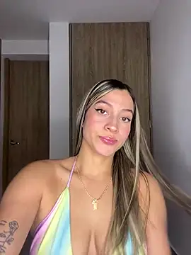 Snapshot of Issabela_G1 chatting on 01/21/25, 03:15 Issabela G1 online show from 01/21/25, 03:15
