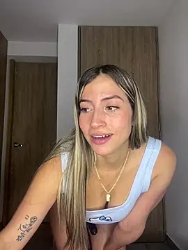 Snapshot of Issabela_G1 chatting on 02/09/25, 03:11 Issabela G1 online show from 02/09/25, 03:11