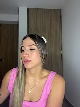 Snapshot of Issabela_G1 chatting on 02/16/25, 03:26 Issabela G1 online show from 02/16/25, 03:26