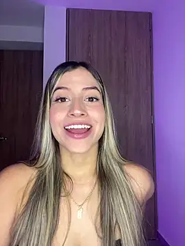 Snapshot of Issabela_G1 chatting on 02/19/25, 12:46 Issabela G1 online show from 02/19/25, 12:46