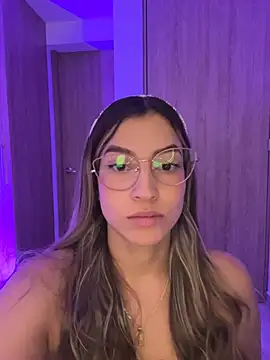 Issabela G1 online show from 02/19/26, 02:07