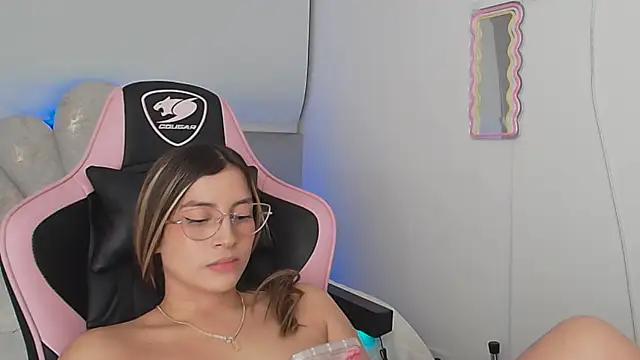 Snapshot of Issabela_G1 chatting on 03/21/26, 08:19 Issabela G1 online show from 03/21/26, 08:19