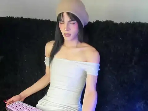 Snapshot of kerly_monroe chatting on 03/11/26, 09:32 kerly monroe online show from 03/11/26, 09:32