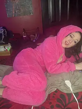 Snapshot of Luluof chatting on 02/23/25, 11:33 Luluof online show from 02/23/25, 11:33