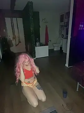 Snapshot of Luluof chatting on 03/01/25, 09:18 Luluof online show from 03/01/25, 09:18