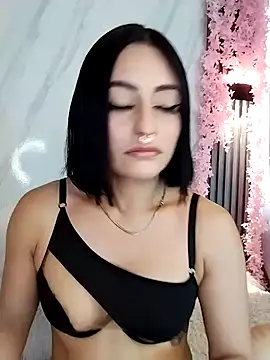 Nanda Vixen online show from 09/11/25, 10:21