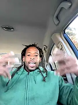 Snapshot of ShiCream chatting on 11/01/25, 01:13 ShiCream online show from 11/01/25, 01:13