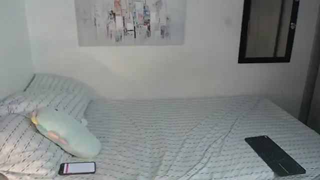 Snapshot of sabrina_x19 chatting on 11/25/25, 11:54 sabrina x19 online show from 11/25/25, 11:54