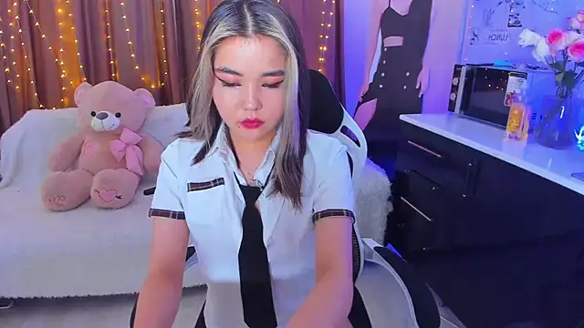 Dollyaa online show from 01/19/25, 09:33