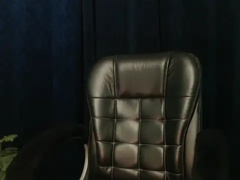 Snapshot of Yashi chatting on 04/07/26, 02:28 Yashi online show from 04/07/26, 02:28