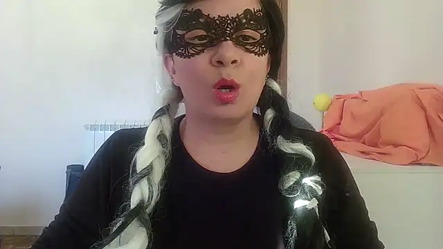 Snapshot of Ninalapiccolina chatting on 11/26/25, 03:24 Ninalapiccolina online show from 11/26/25, 03:24