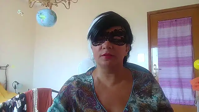 Ninalapiccolina online show from 06/23/26, 02:04