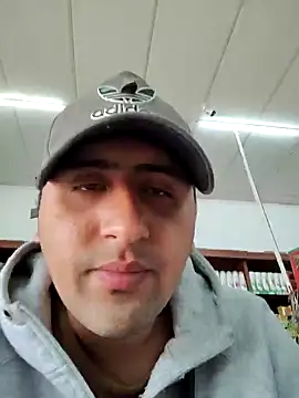 Snapshot of ezequiel376 chatting on 10/21/25, 05:35 ezequiel376 online show from 10/21/25, 05:35