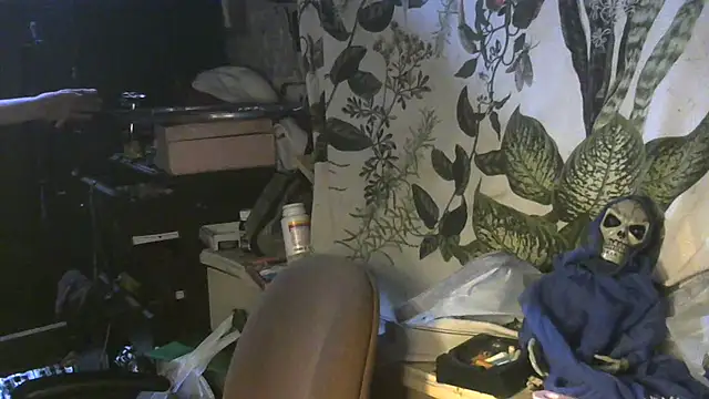 Snapshot of spacegirlll chatting on 02/26/25, 11:26 spacegirlll online show from 02/26/25, 11:26