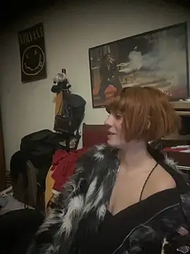 Snapshot of spacegirlll chatting on 09/14/25, 03:44 spacegirlll online show from 09/14/25, 03:44