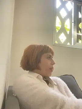 Snapshot of spacegirlll chatting on 09/27/25, 04:34 spacegirlll online show from 09/27/25, 04:34