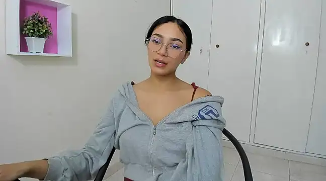 ASIAM BRUNET online show from 03/14/25, 01:13