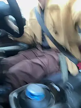 Snapshot of Hideen-real-face chatting on 03/08/25, 07:38 Hideen-real-face online show from 03/08/25, 07:38