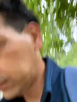 Snapshot of Hideen-real-face chatting on 10/09/25, 02:09 Hideen-real-face online show from 10/09/25, 02:09