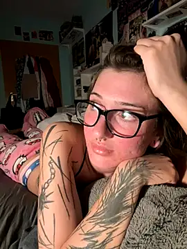 Snapshot of SonjaPrivat69_ chatting on 09/26/25, 07:18 SonjaPrivat69  online show from 09/26/25, 07:18