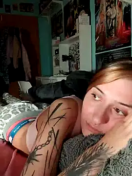 Snapshot of SonjaPrivat69_ chatting on 10/17/25, 08:22 SonjaPrivat69  online show from 10/17/25, 08:22