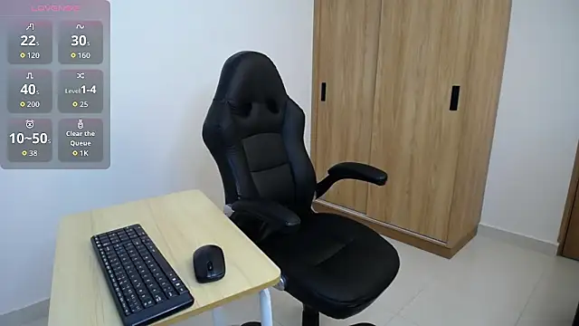 Snapshot of karoll_marquez chatting on 02/20/26, 10:54 karoll marquez online show from 02/20/26, 10:54