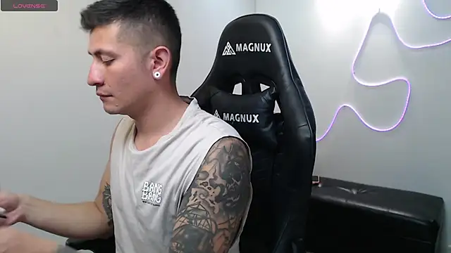 Snapshot of team_dinamite69 chatting on 03/11/25, 03:02 team dinamite69 online show from 03/11/25, 03:02