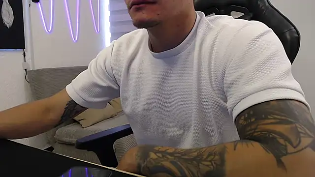 Snapshot of team_dinamite69 chatting on 10/18/25, 06:08 team dinamite69 online show from 10/18/25, 06:08