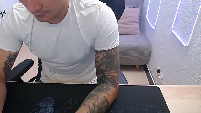 Snapshot of team_dinamite69 chatting on 02/12/26, 12:33 team dinamite69 online show from 02/12/26, 12:33