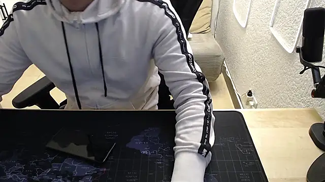 Snapshot of team_dinamite69 chatting on 03/04/26, 12:00 team dinamite69 online show from 03/04/26, 12:00