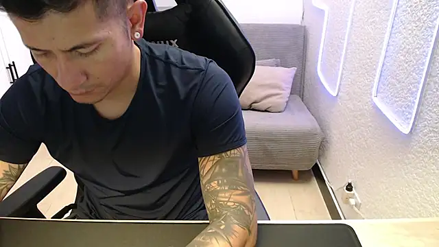 Snapshot of team_dinamite69 chatting on 03/06/26, 12:01 team dinamite69 online show from 03/06/26, 12:01