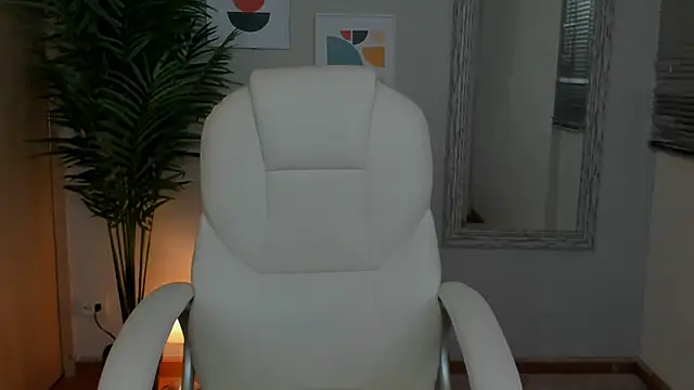 Snapshot of Elena_Ruiz chatting on 12/27/24, 11:42 Elena Ruiz online show from 12/27/24, 11:42