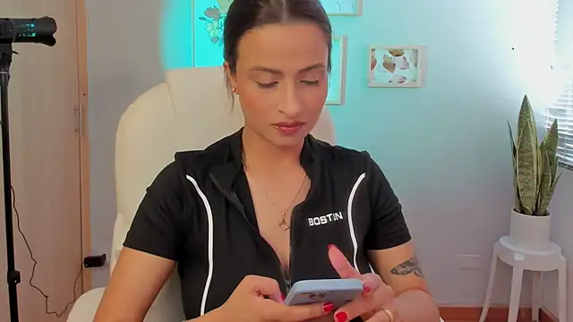 Snapshot of Elena_Ruiz chatting on 01/10/25, 05:56 Elena Ruiz online show from 01/10/25, 05:56