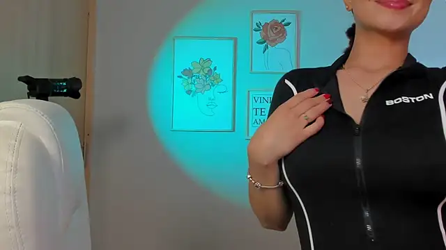 Snapshot of Elena_Ruiz chatting on 01/10/25, 08:59 Elena Ruiz online show from 01/10/25, 08:59