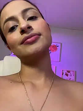 Snapshot of Elena_Ruiz chatting on 01/11/25, 11:13 Elena Ruiz online show from 01/11/25, 11:13