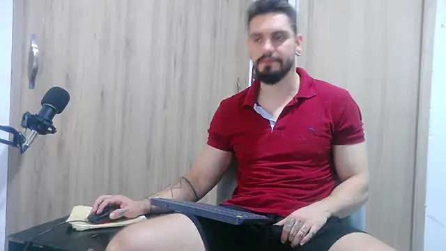 Aaron kwok28 online show from 11/18/25, 10:25