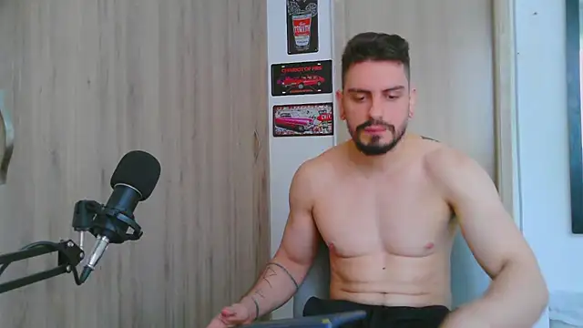 Aaron kwok28 online show from 01/18/26, 09:18