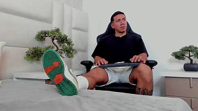 Snapshot of marc_ginale chatting on 11/09/25, 05:33 marc ginale online show from 11/09/25, 05:33