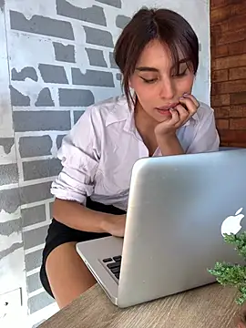 Katee Jones online show from 02/01/25, 09:51