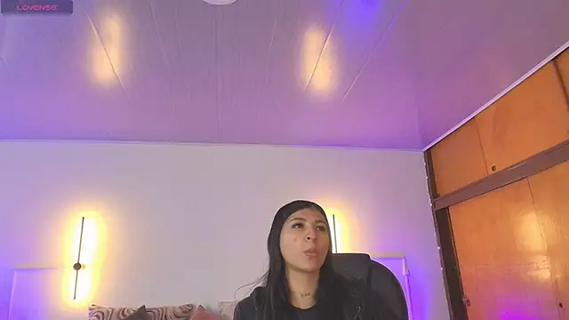 Snapshot of _gaby2 chatting on 09/24/25, 11:24  gaby2 online show from 09/24/25, 11:24
