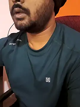 Snapshot of manoj_master chatting on 11/13/25, 05:23 manoj master online show from 11/13/25, 05:23