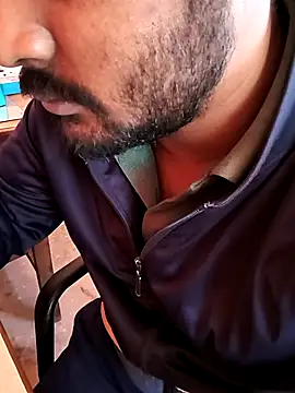 Snapshot of manoj_master chatting on 11/25/25, 06:02 manoj master online show from 11/25/25, 06:02