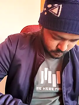 Snapshot of manoj_master chatting on 11/26/25, 06:36 manoj master online show from 11/26/25, 06:36