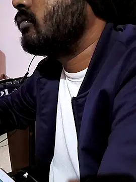 Snapshot of manoj_master chatting on 12/01/25, 04:01 manoj master online show from 12/01/25, 04:01