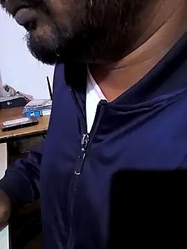 Snapshot of manoj_master chatting on 12/13/25, 07:53 manoj master online show from 12/13/25, 07:53