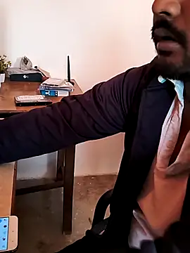 Snapshot of manoj_master chatting on 12/15/25, 09:57 manoj master online show from 12/15/25, 09:57