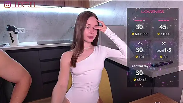 lekfull-kitten online show from 09/12/25, 12:00