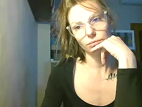 Feli blue online show from 12/13/24, 08:41