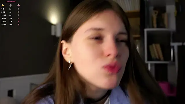 Snapshot of DarylBarks chatting on 10/04/25, 01:03 DarylBarks online show from 10/04/25, 01:03